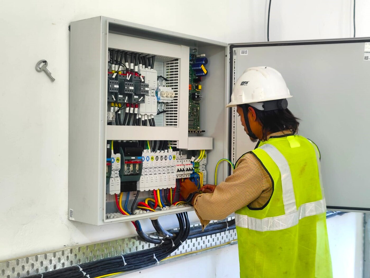 Wiring the distribution switchboard