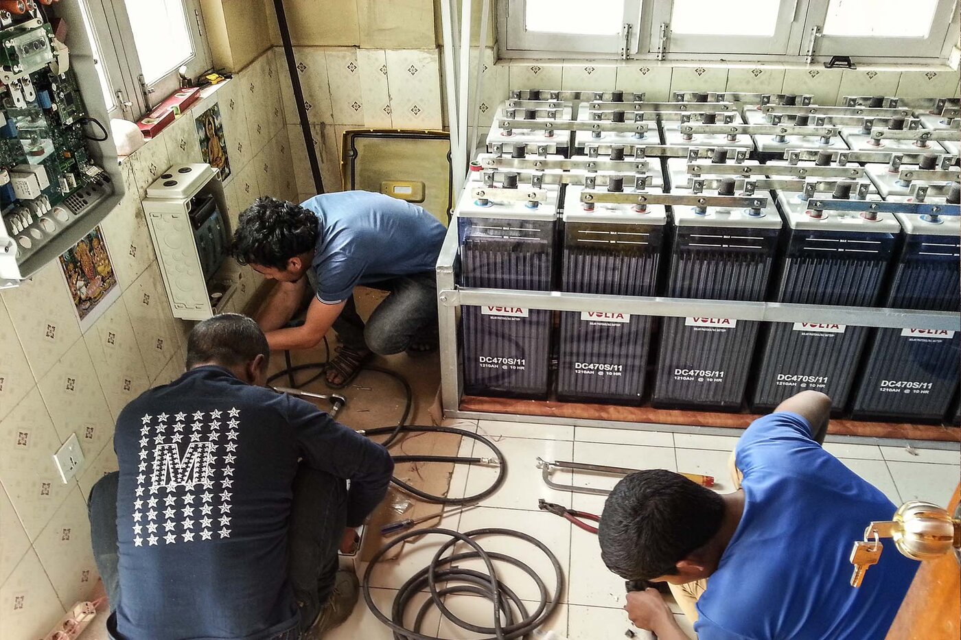 Commissioning the deep cycle battery bank
